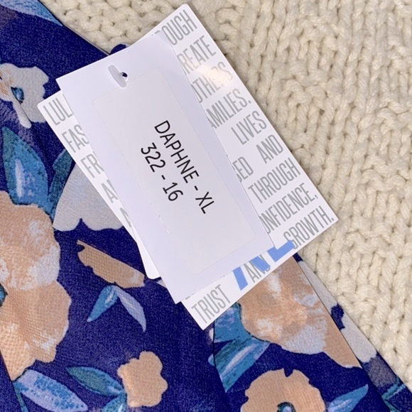 Lularoe Daphne blue floral cardigan with belt size XLarge - Picture 5 of 11